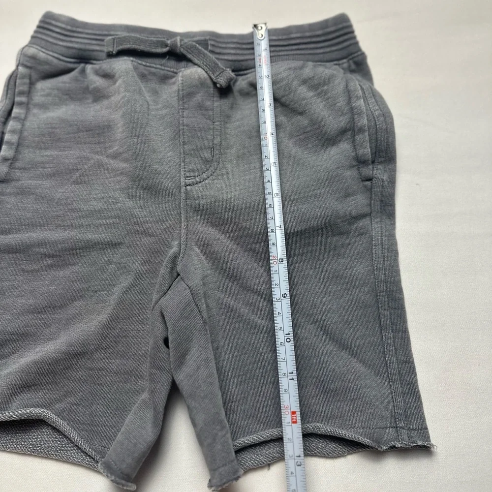 NWT Gymboree grey kids XS (4) shorts. Sweatpants material.